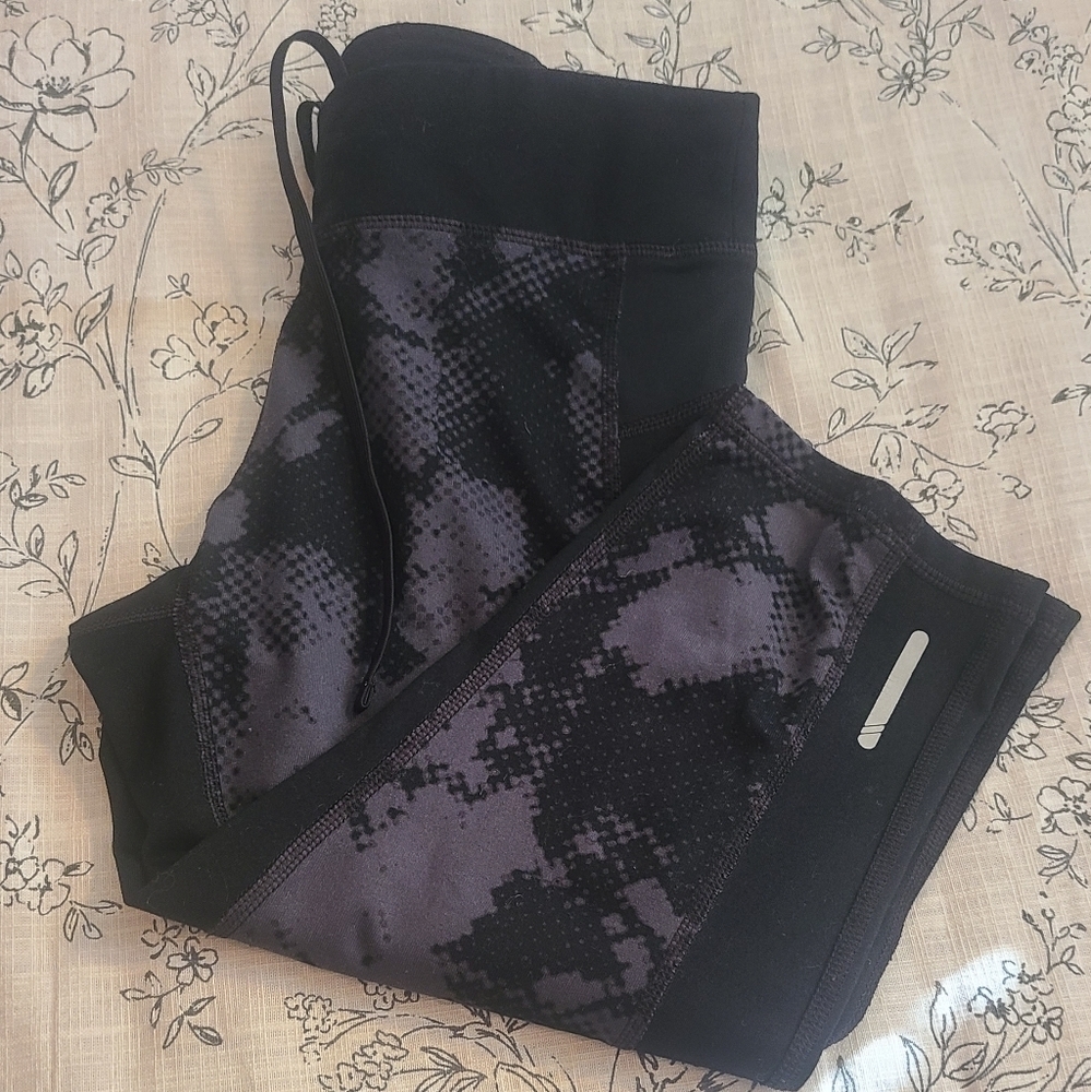 Cropped Knee Length Leggings Champion Small